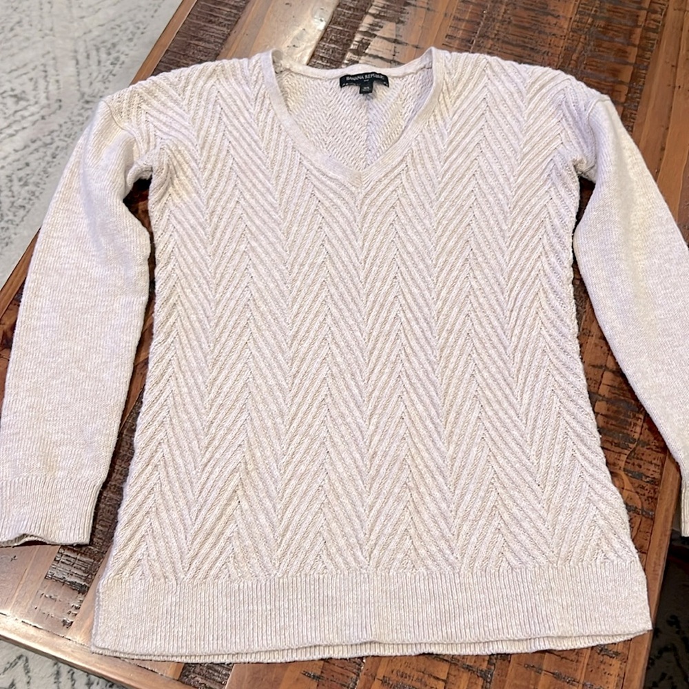 2/$5 Banana Republic Knit Sweater